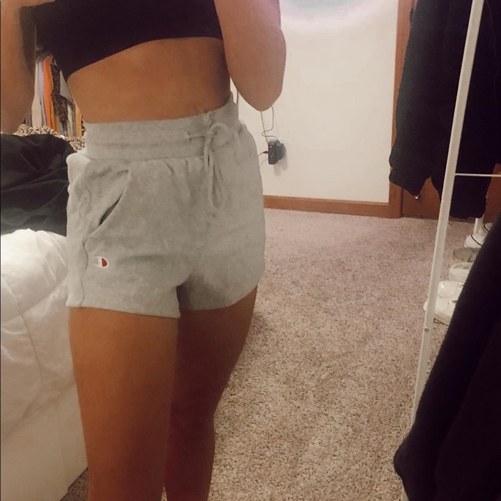 Grey champion shorts size m!! Lightly worn
